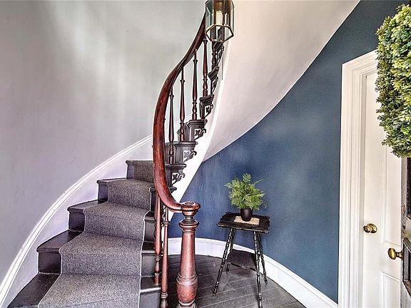 4th image of 152 Congdon St #2