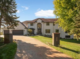 2555 Fox St, Wayzata, MN 55391