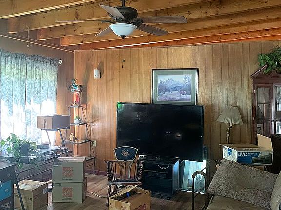 3rd image of 605 Durazno St