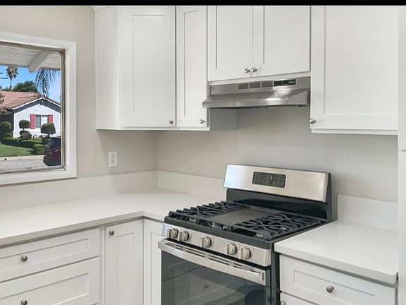5th image of 2771 N Berkeley Ave