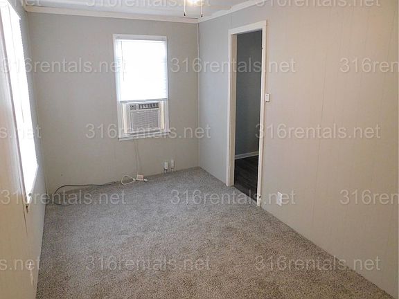 3rd image of 222 N Ohio St