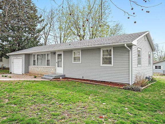 3rd image of 113 N Westview Dr