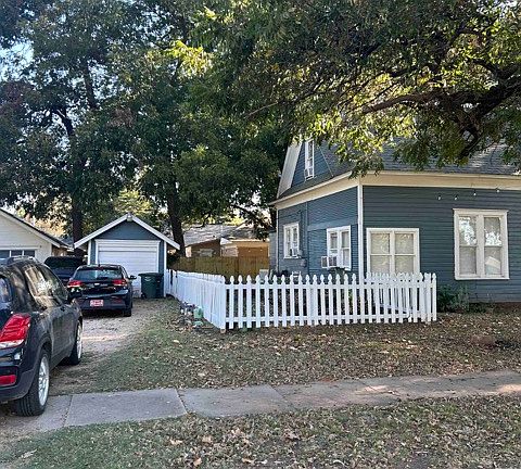 3rd image of 501 E Grant Ave