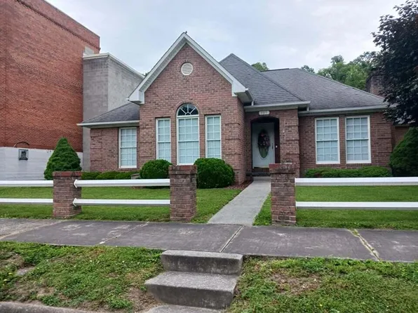 309 Miller Ave, Hinton, WV 25951