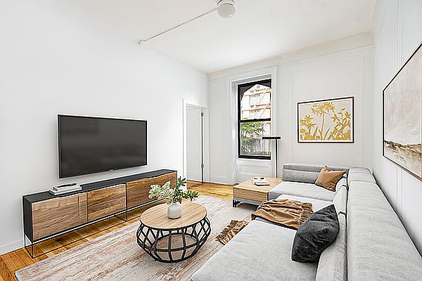 1st image of 60 W 76th St #2C
