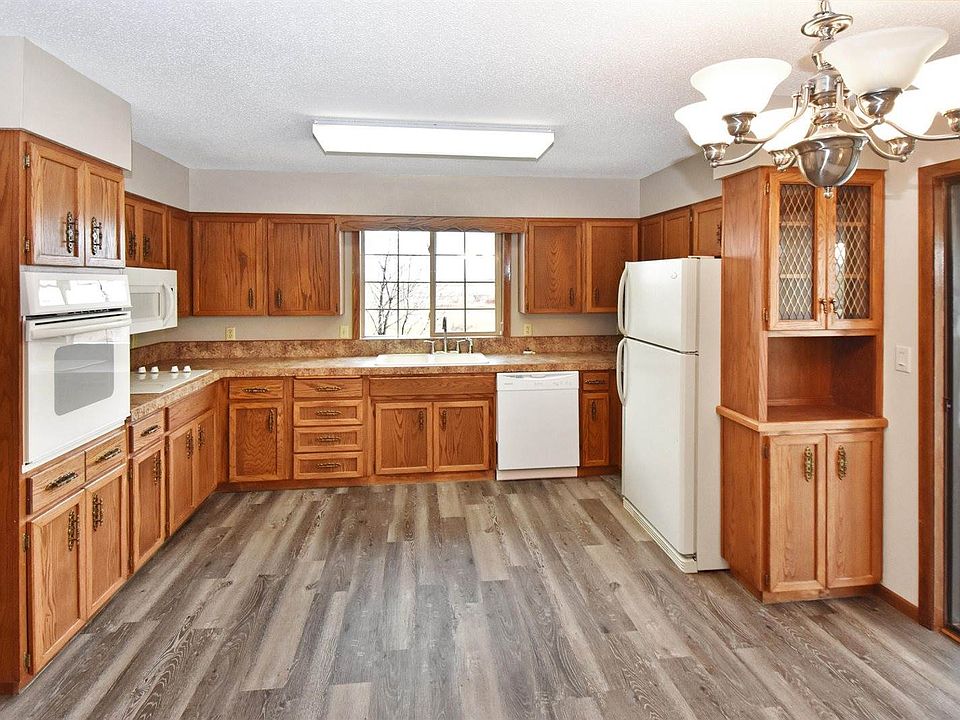 1st image of 8989 62nd St NW