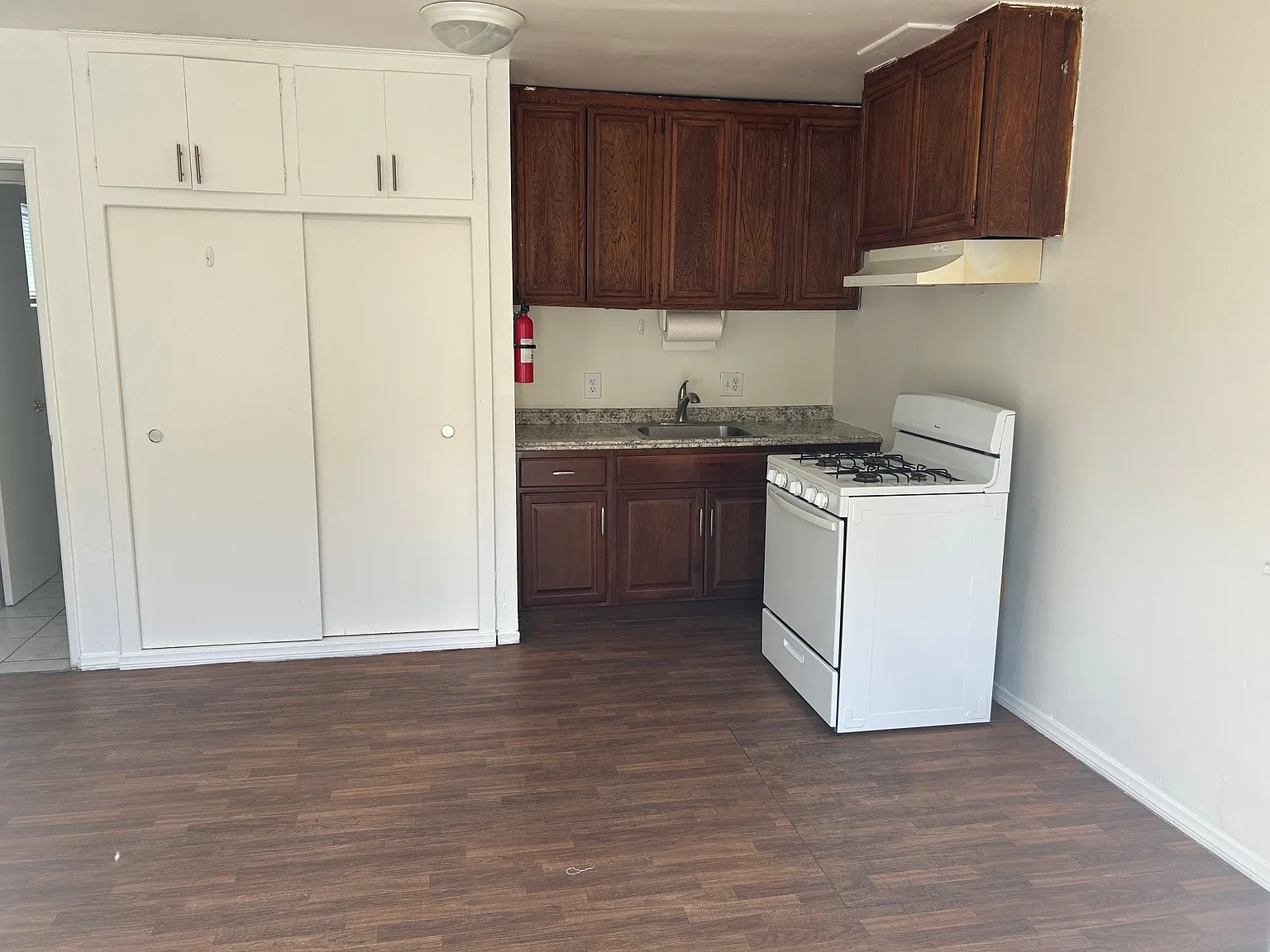 Studio, $1,100 — Photo 2