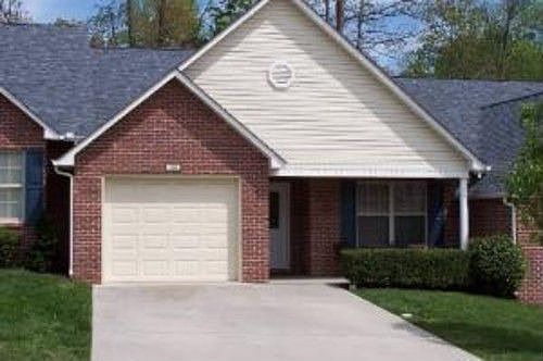 1st image of 5264 Avery Woods Ln