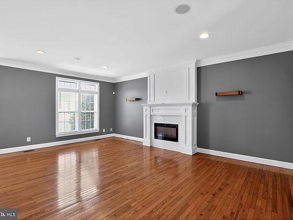 4th image of 2105 Northridge Way