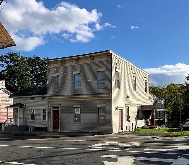 94 E Main St #A — Photo 1