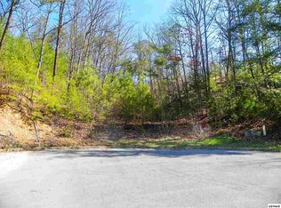 1035 Shadow Ridge Dr, Sevierville, TN 37862