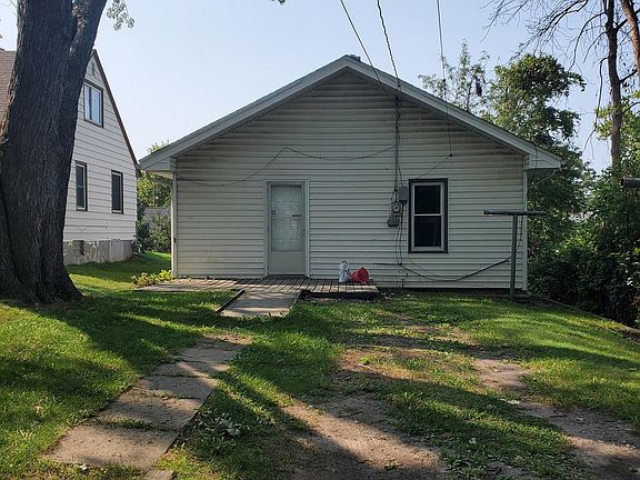 5th image of 3734 Lyndale Ave N