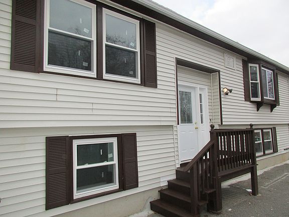 3rd image of 47 Oak Island St