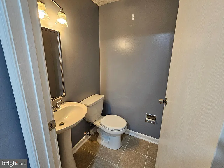 8619 Hayshed Ln — Photo 7