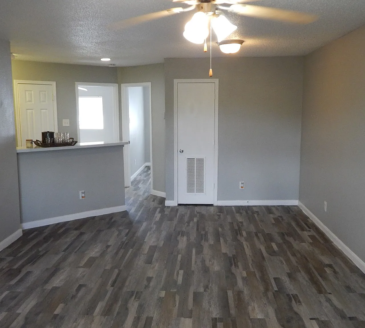 Gillette Square Apartments — Photo 3