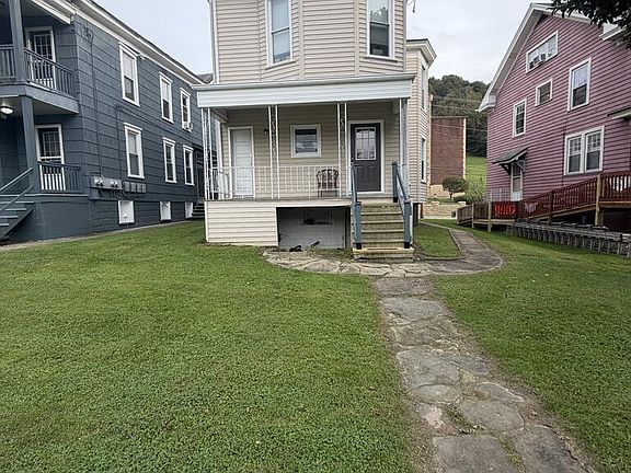 2nd image of 146 Edgington Ln