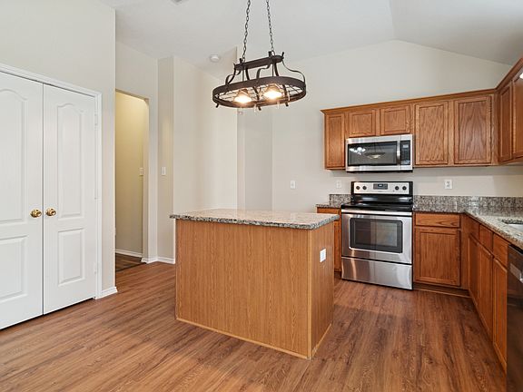 4th image of 2060 Falls Creek Dr