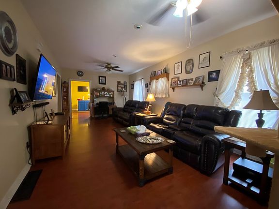 3rd image of 2246 Rose Ave