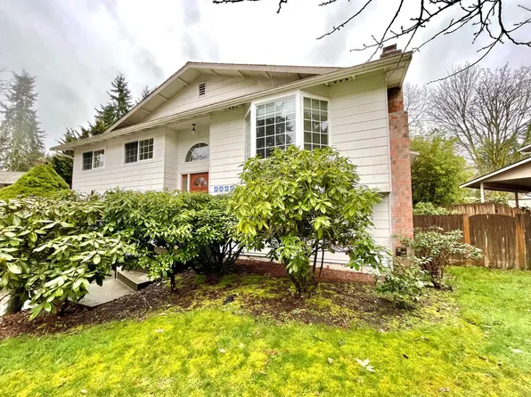 3023 NE 192nd St, Lake Forest Park, WA 98155