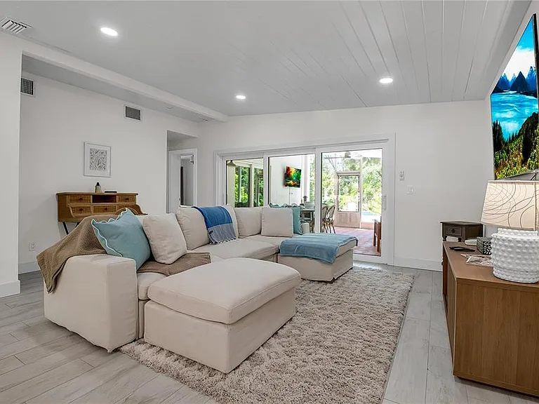 6979 Longboat Dr S — Photo 12