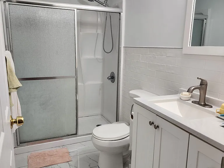 41-43 Little Neck Pkwy #1 — Photo 3