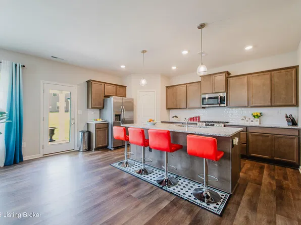 11901 Parkview Trace Dr, Louisville, KY 40229