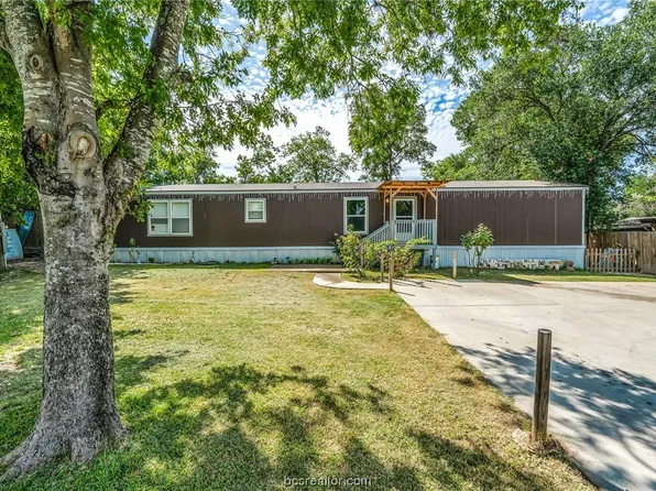 203 Kosarek St, Bryan, TX 77803