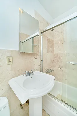 Rented by Living New York | media 15