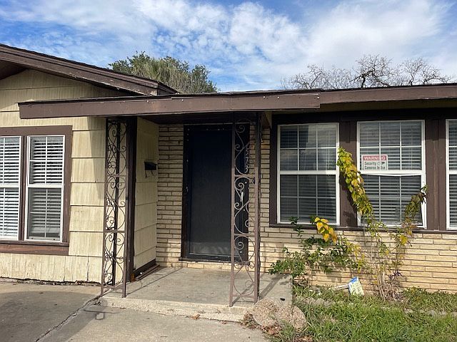 1st image of 573 Marquette Dr