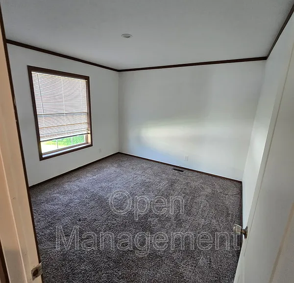 511 E 1st St #25 — Photo 12