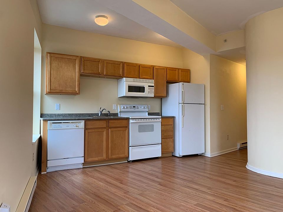 1st image of 644-648 North St #1