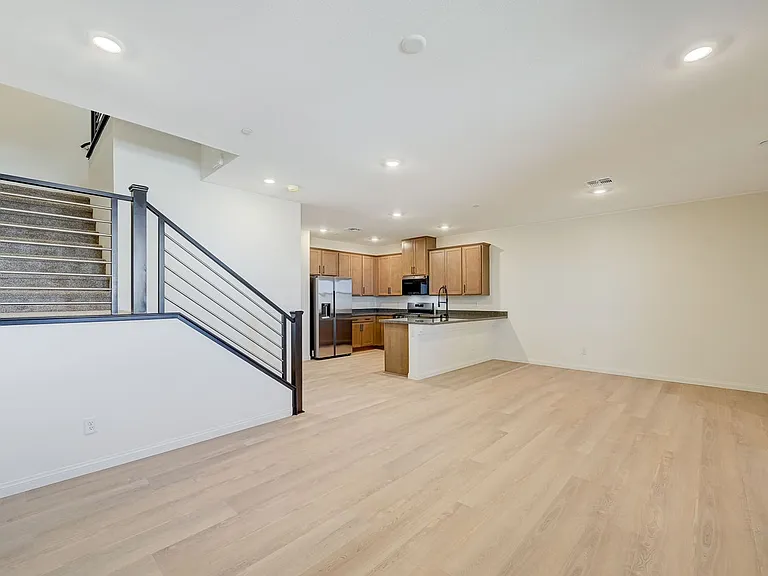 7681 N Jones Blvd — Photo 11