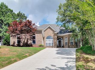 15 Lake Eagle Ct, Cartersville, GA 30121