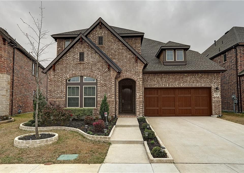 1st image of 929 Saratoga Way