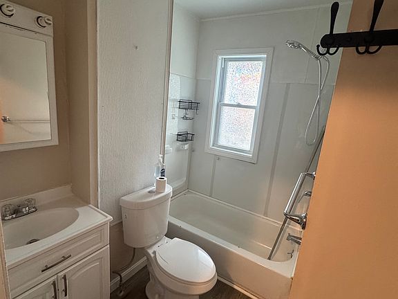 5th image of 370 Hamilton St #1-R