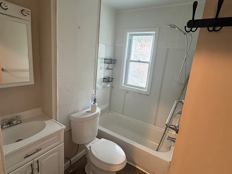370 Hamilton St #1-R — Photo 5