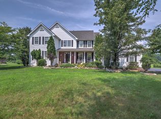 16 Wagner Farm Ln, Millstone Township, NJ 08535