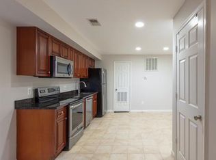 923 10th St NE #B, Washington, DC 20002