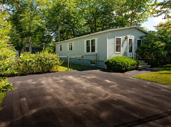 9 Strawberry Lane, York, ME 03909
