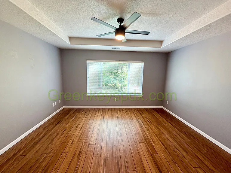 936 SE Elina Ave — Photo 8