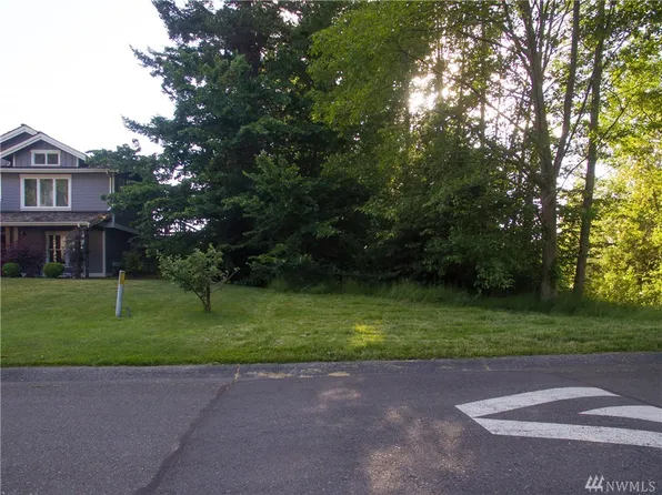 7963 E Golf Course Dr, Blaine, WA 98230