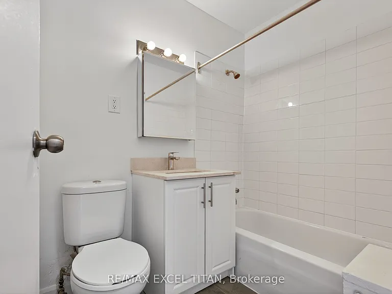 2515 Eglinton Ave W #302 — Photo 21