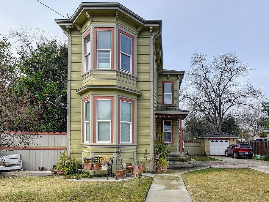 1st image of 260 Oak Ave