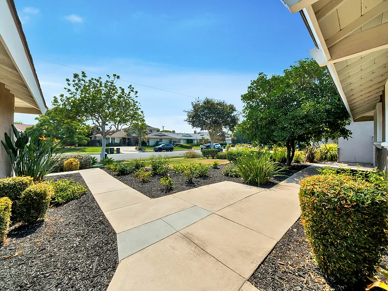 13341 Cromwell Dr — Photo 27