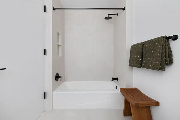 Bathroom, photo 2