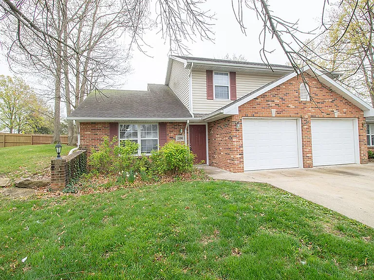 1306 Godas Dr — Photo 27