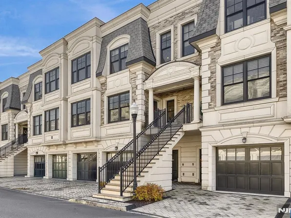 44 Marquis Ct #44, Edgewater, NJ 07020