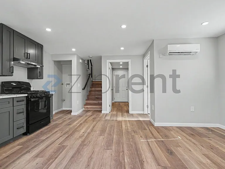 1204 W 50th St — Photo 4