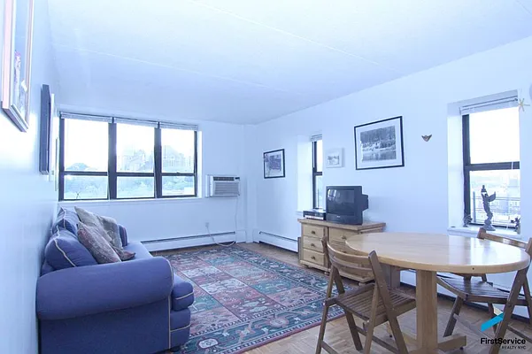 Rented by FirstService Realty (legacy) | media 1