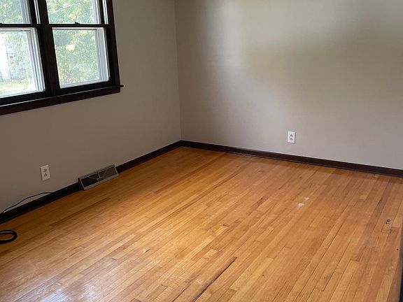 5th image of 72 W Summerset Ln
